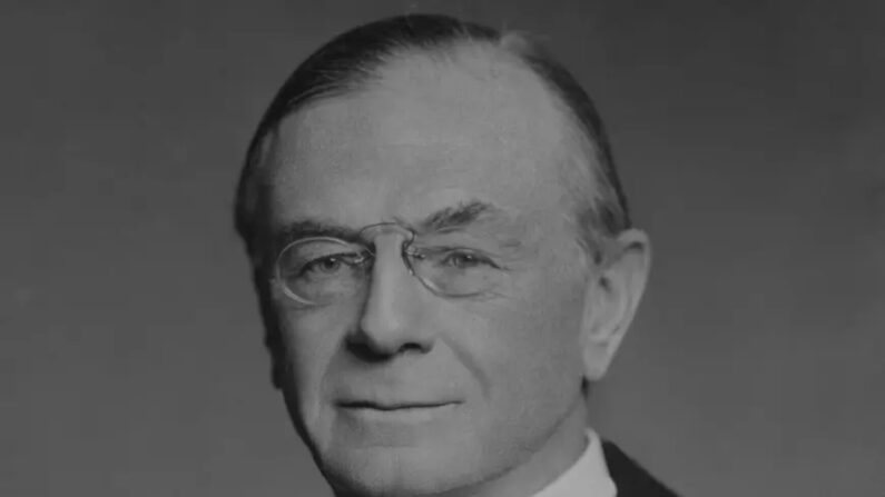 Leo Amery, politicien, journaliste et secrétaire d'État britannique pour l'Inde et la Birmanie, en mai 1940. (Elliott & Fry/Hulton Archive/Getty Images)