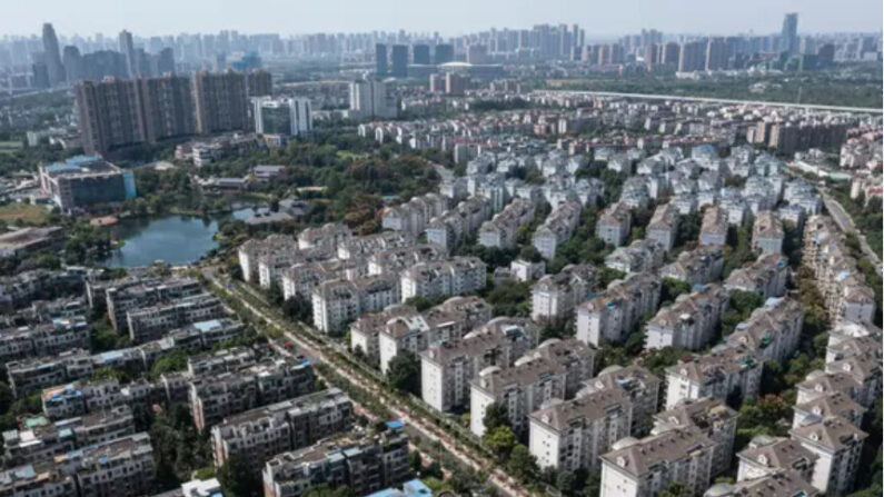 Une vue aérienne montre la communauté Evergrande Changqing à Wuhan, dans la province de Hubei, en Chine, le 26 septembre 2021. (Photo par Getty Images)