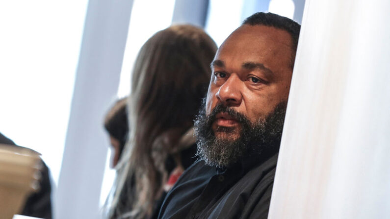 L'humoriste français Dieudonné M'bala M'bala. (Photo KENZO TRIBOUILLARD/AFP via Getty Images)