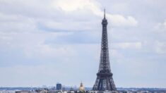 Il escalade la Tour Eiffel et s’élance en parachute, avant d’être interpellé