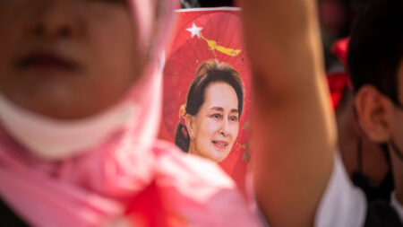 Birmanie: Aung San Suu Kyi a été partiellement graciée