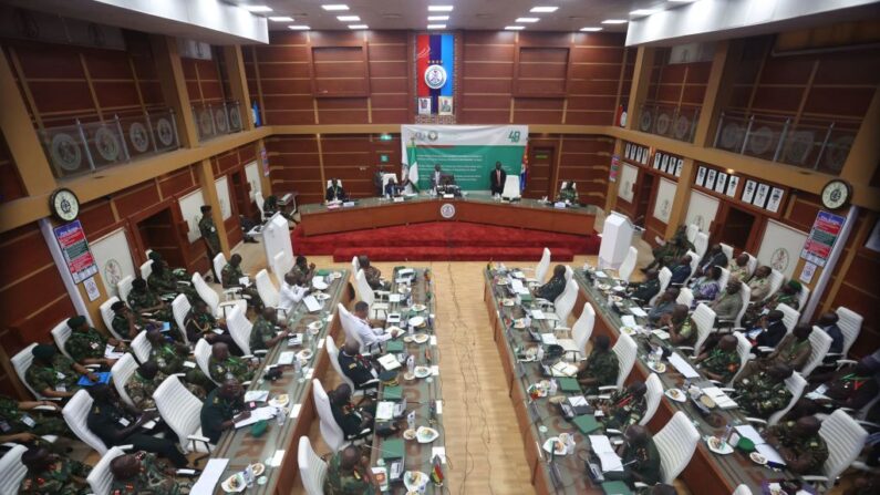 Comité des chefs d'état-major de la Communauté économique des États de l'Afrique de l'Ouest (CEDEAO) réunit pour une deuxième journée. (Photo KOLA SULAIMON/AFP via Getty Images)