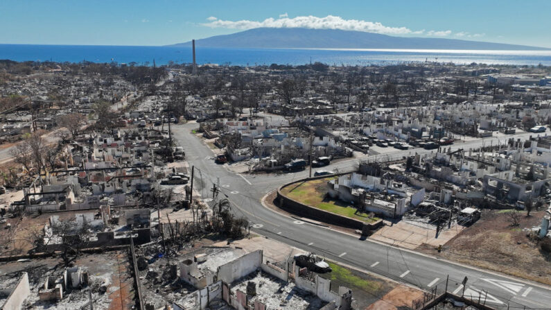 Le feu brûlait sur les hauteurs de Lahaina et les autorités ont donc préféré s'en tenir aux alertes à la télévision, radio et sur les smartphones, de peur que les habitants foncent vers l'incendie. (Photo Justin Sullivan/Getty Images)