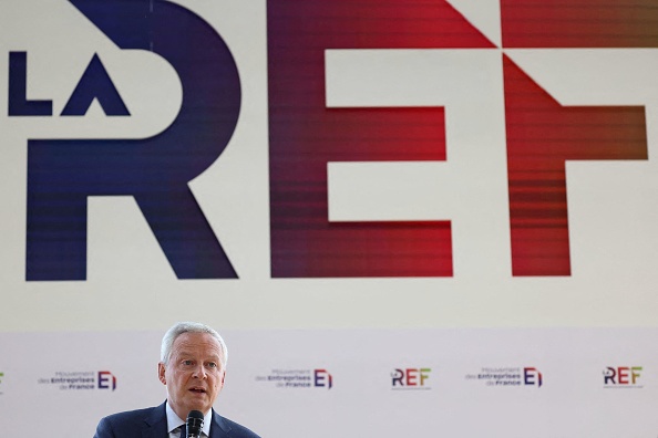 Le ministre de l'Économie, des Finances et de la Souveraineté industrielle et numérique, Bruno Le Maire, s'exprime lors d'une Rencontre des Entrepreneurs de France (REF). (Photo EMMANUEL DUNAND/AFP via Getty Images)