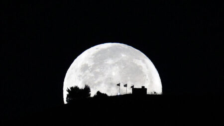 Explications sur la «super Lune bleue» visible hier, la dernière avant 2037