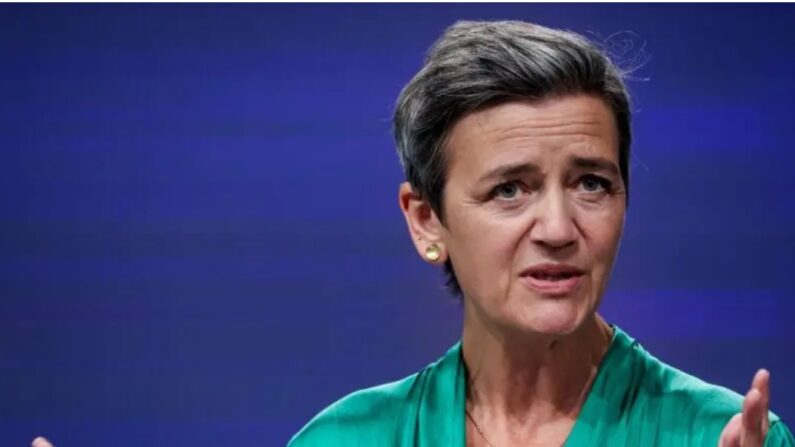 Margrethe Vestager, vice-présidente de la Commission européenne, lors d'une conférence de presse sur une affaire antitrust au siège de l'UE à Bruxelles, le 8 juillet 2021. (Kenzo Tribouillard/AFP via Getty Images)