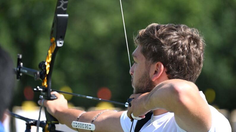 Nicolas Bernardi s'est arrêté en huitièmes de finale des Championnats du monde de tir à l'arc, jeudi à Berlin. (Photo : INA FASSBENDER/AFP via Getty Images)