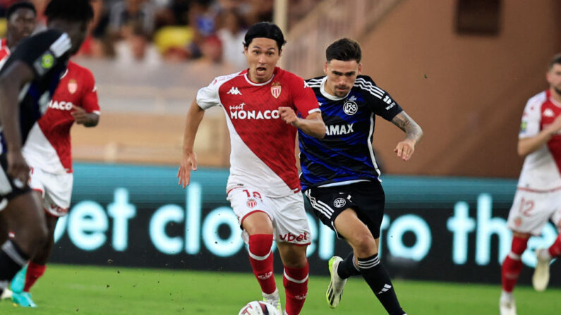 L'attaquant japonais de Monaco Takumi Minamino avec le ballon, le 20 août 2023. (Photo : VALERY HACHE/AFP via Getty Images)