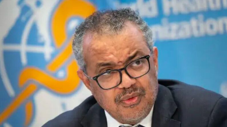 Le directeur général de l'OMS, Tedros Adhanom Ghebreyesus, en conférence de presse au siège de l'Organisation mondiale de la santé à Genève (Suisse), le 14 décembre 2022. (Fabrice Coffrini/AFP via Getty Images)

