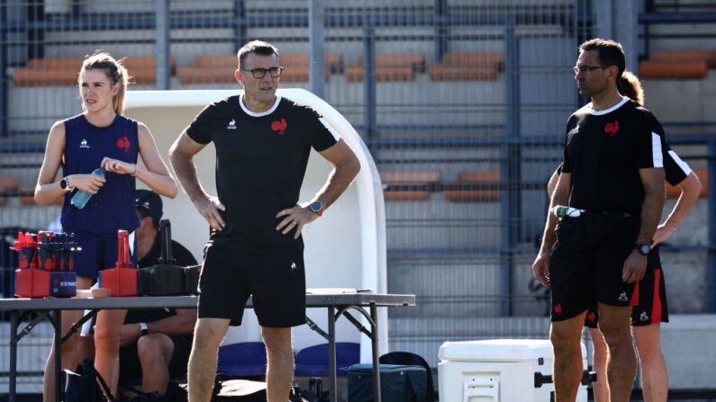 Bruno Boussagol 2e à.g), le manager santé des Bleus (Photo : ANNE-CHRISTINE POUJOULAT/AFP via Getty Images)