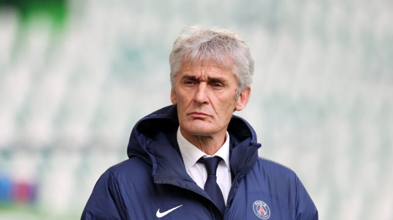 L'entraîneur de la section féminine du Paris SG, Gérard Prêcheur, quitte son poste pour raisons personnelles et laisse la place à son fils Jocelyn Prêcheur. (Photo : Maja Hitij/Getty Images)