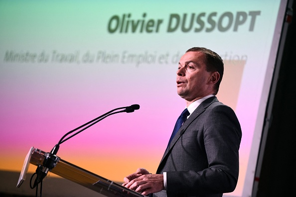 Le ministre du Travail Olivier Dussopt. (Photo CHRISTOPHE ARCHAMBAULT/AFP via Getty Images)