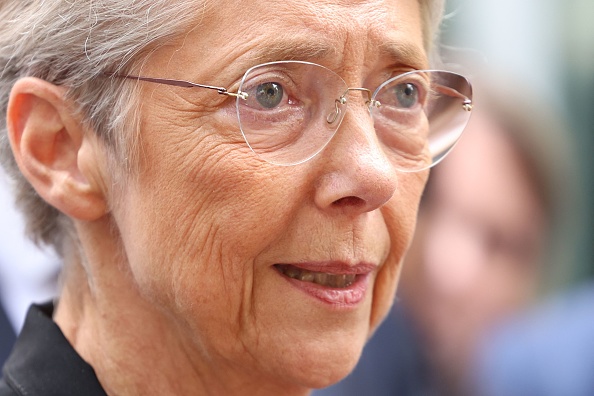 Après des jours de négociations menées par la Première ministre Élisabeth Borne, « l'accord est pratiquement acquis », a déclaré un cadre macroniste. (Photo CHARLY TRIBALLEAU/POOL/AFP via Getty Images)