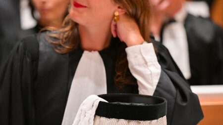 Les audiences nocturnes au tribunal de nouveau sous le feu des critiques