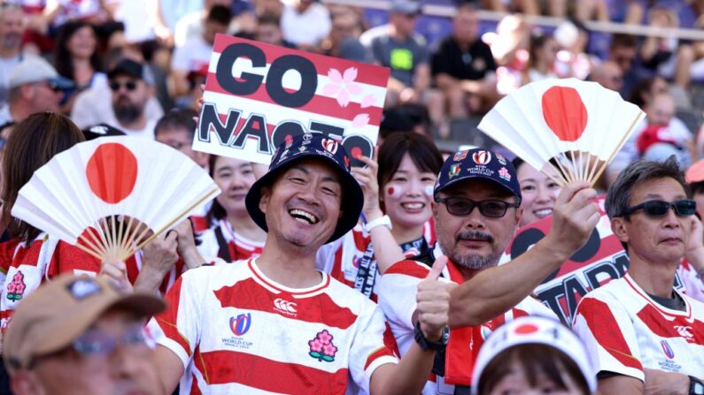 Des supporters japonais au Stadium de Toulouse, le 10 septembre 2023. (Photo: CHARLY TRIBALLEAU/AFP via Getty Images)