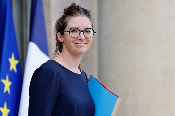 La ministre des Solidarités Aurore Bergé souhaite mieux contrôler les vacances adaptées pour les personnes handicapées. (Photo LUDOVIC MARIN/AFP via Getty Images)