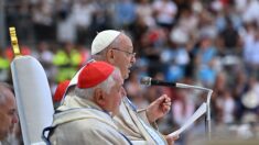 Marseille : le pape célèbre une messe géante au stade Vélodrome