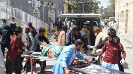 Pakistan: un attentat-suicide visant une procession fait plus de 50 morts