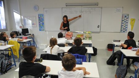 Gabriel Attal annonce des mesures pour renforcer la maîtrise de l’écrit à l’école