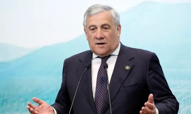 Le ministre italien des Affaires étrangères, Antonio Tajani, donne une conférence de presse à la fin de la réunion des ministres des Affaires étrangères du G7 à l'hôtel Karuizawa Prince à Karuizawa, préfecture de Nagano, au Japon, le 18 avril 2023. (Franck Robichon/Pool/AFP via Getty Images)