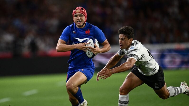 L'ailier Louis Bielle-Biarrey, va devenir jeudi contre l'Uruguay le plus jeune international français à disputer une Coupe du monde.(Photo : LOIC VENANCE/AFP via Getty Images)