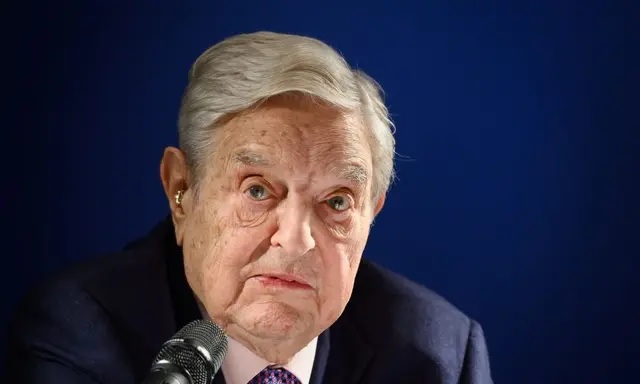 L'investisseur milliardaire George Soros prononce un discours en marge de la réunion annuelle du Forum économique mondial à Davos, dans l'est de la Suisse, le 24 janvier 2019. (Fabrice Coffrini/AFP via Getty Images)