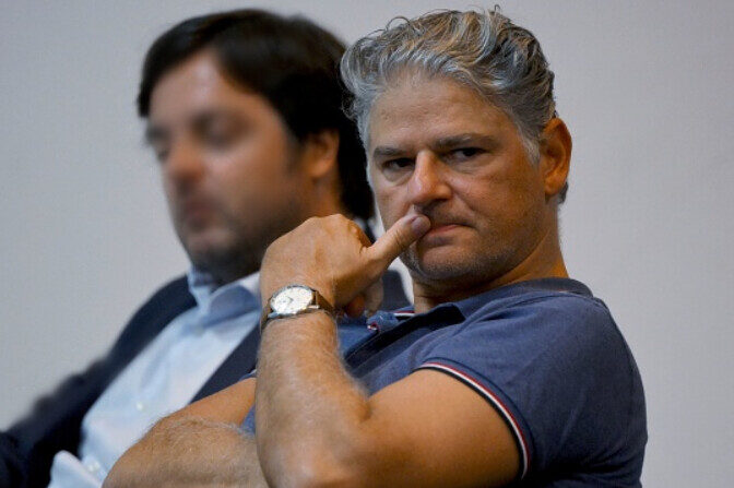 Le journaliste Jacques Cardoze (à droite), le 19 juillet 2022. (NICOLAS TUCAT/AFP via Getty Images)