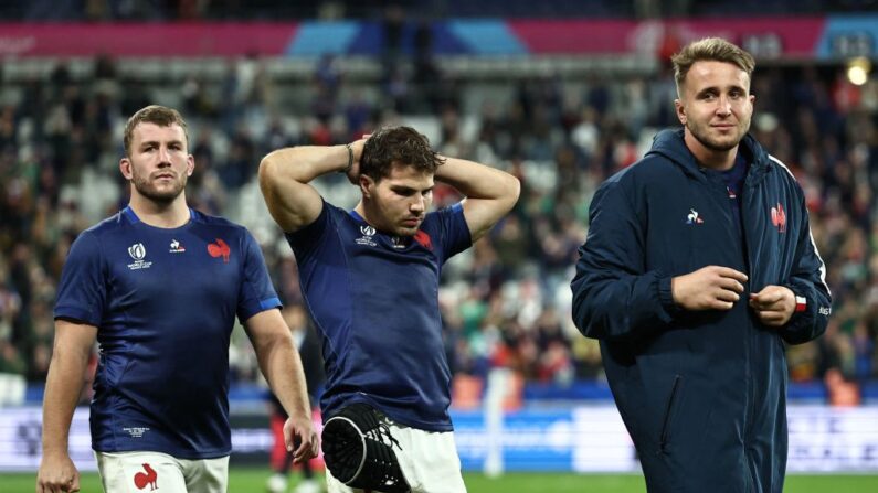 Le XV de France a vécu une immense déception en se faisant sortir dès les quarts de finale de "sa" Coupe du monde, dimanche, face à l'Afrique du Sud (29-28), au terme d'un match d'une incroyable intensité. (Photo : FRANCK FIFE/AFP via Getty Images)