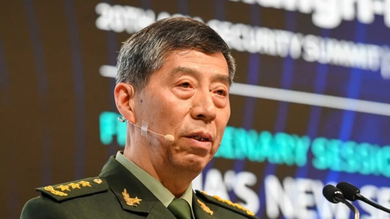 Le ministre chinois de la Défense nationale, Li Shangfu, prononce un discours lors du 20e sommet du Dialogue Shangri-La à Singapour, le 4 juin 2023. (Roslan Rahman/AFP via Getty Images)