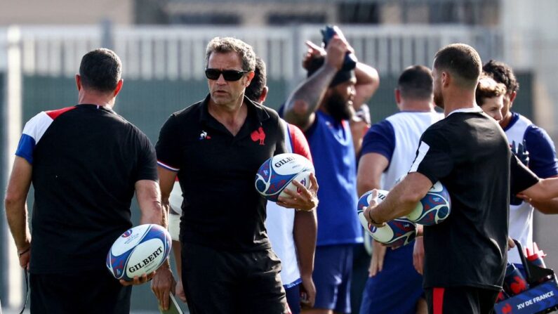 Fabien Galthié et ses joeurs prêts à affronter l'Italie, pour une palce en quarts. (Photo : ANNE-CHRISTINE POUJOULAT/AFP via Getty Images)