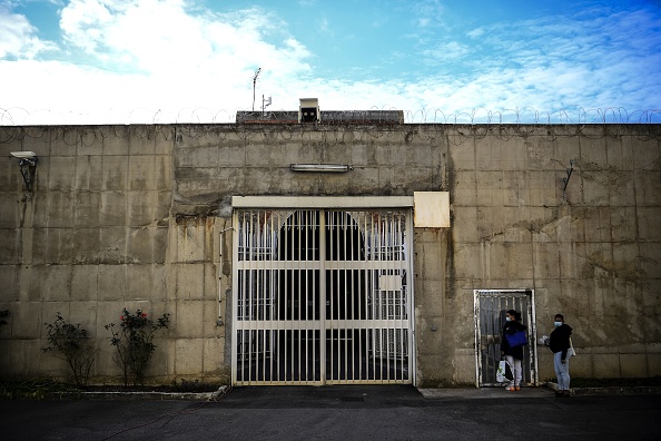 Le détenu de la prison Fresnes s'est enfui sans surveillance à l'hôpital du Kremlin-Bicêtre. (Photo CHRISTOPHE ARCHAMBAULT/AFP via Getty Images)