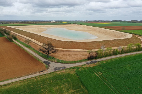 La réserve d'eau à Sainte-Soline. (Photo DAMIEN MEYER/AFP via Getty Images)