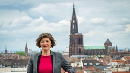 Strasbourg: la mairie retire le drapeau israélien de l’Hôtel de ville deux jours après l’avoir hissé, créant la polémique