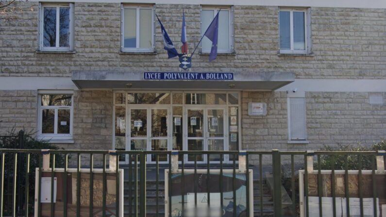 C'est au lycée Adrienne Bolland à Poissy (Yvelines) qu'était scolarisé Nicolas, qui s'est suicidé à l'âge de 15 ans à la rentrée 2023 après des mois de harcèlement scolaire. (Capture d'écran/Google Maps)