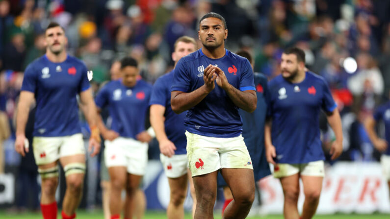 Peato Mauvaka, déprimé après la défaite des Bleus dans le match de quart de finale de la Coupe du monde de rugby France 2023 entre la France et l'Afrique du Sud au Stade de France le 15 octobre 2023 à Paris. (Photo : Chris Hyde/Getty Images)