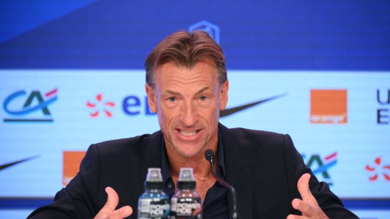 Le sélectionneur de l'équipe de France féminine Hervé Renard (Photo : FRANCK FIFE/AFP via Getty Images)