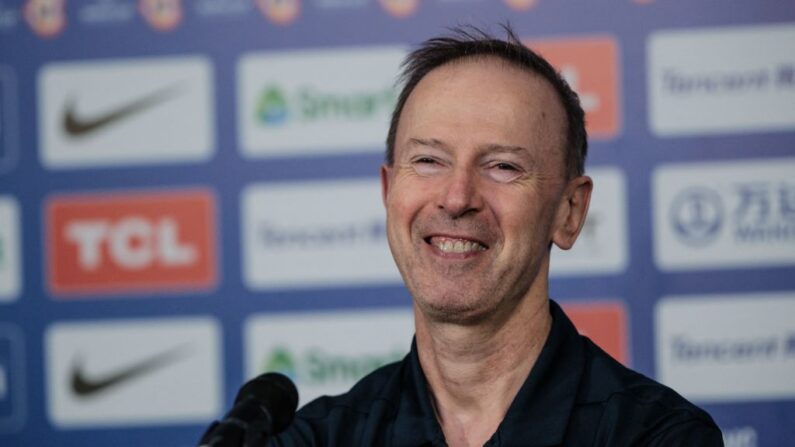 Vincent Collet, en poste depuis 2009, reste à la tête des Bleus aux JO de Paris. (Photo : YASUYOSHI CHIBA/AFP via Getty Images)