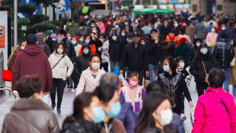 Nanjing Road à Shanghai, le 11 décembre 2022. (Hu Chengwei/Getty Images)