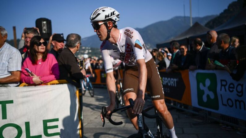 Ben O'Connor, le coureur australien de l'équipe AG2R Citroën, lors de la 117e édition du Giro di Lombardia (Tour de Lombardie), le 7 octobre 2023. (Photo : MARCO BERTORELLO/AFP via Getty Images)