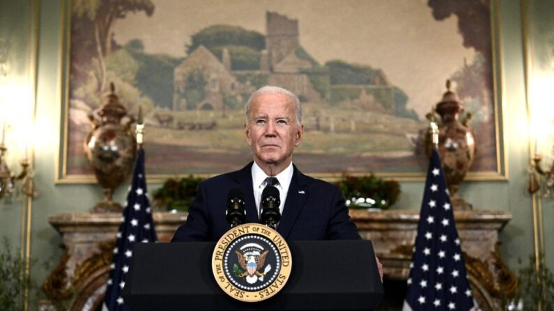 Le président Joe Biden s'exprime lors d'une conférence de presse après avoir rencontré le chef du Parti communiste chinois Xi Jinping lors de la semaine des dirigeants pour la coopération économique Asie-Pacifique à Woodside (Californie), le 15 novembre 2023. (BRENDAN SMIALOWSKI/AFP via Getty Images)