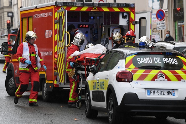 Le gouvernement va débloquer 4,7 millions d'euros pour verser des primes aux employés du Samu social. (Photo ALAIN JOCARD/AFP via Getty Images)