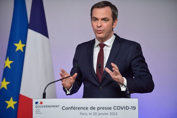 Le ministre de la Santé Olivier Veran à une conférence sur la situation du Covid-19, à Paris, le 20 janvier 2022. (Photo JULIEN DE ROSA/AFP via Getty Images)