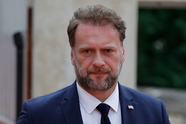 Le ministre croate de la Défense Mario Banozic arrive pour participer à la Conférence européenne de défense aérienne aux Invalides à Paris, le 19 juin 2023. (Photo GEOFFROY VAN DER HASSELT/AFP via Getty Images)