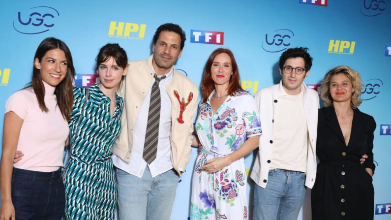 De gauche à droite, Helene Mannarino, Berangere Mcneese, Mehdi Nebbou, Audrey Fleurot, Jeremy Lewin et Marie Denarnaud assistent à la première de HPI à l'UGC Grand Normandie le 09 mai 2023 à Paris. (Photo Pascal Le Segretain/Getty Images)