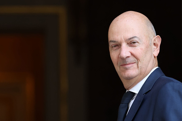 Selon le ministre de l'Industrie Roland Lescure, environ 1,3 million d'emplois sont à pourvoir dans l'industrie dans les dix ans à venir. (Photo EMMANUEL DUNAND/AFP via Getty Images)