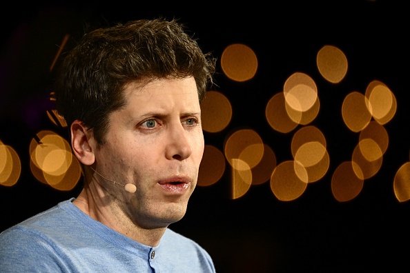 Sam Altman, le visage public d'OpenAI, qui a lancé la plateforme d'intelligence artificielle ChatGPT. (Photo PATRICK T. FALLON/AFP via Getty Images)