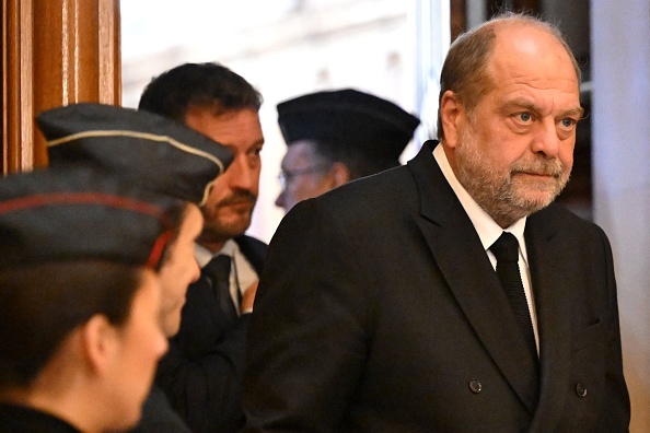 Le ministre de la Justice Éric Dupond-Moretti après l'audience d'ouverture de son procès pour conflits d'intérêts et abus de pouvoir, à Paris le 6 novembre 2023. (Photo BERTRAND GUAY/AFP via Getty Images)