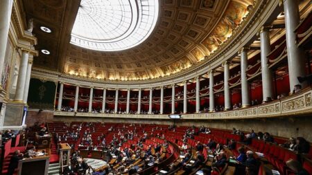 Budget 2024: l’Assemblée rejette la motion de censure LFI, le texte adopté en première lecture