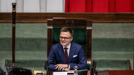 Pologne: les forces pro-européennes marquent leur première victoire au Parlement