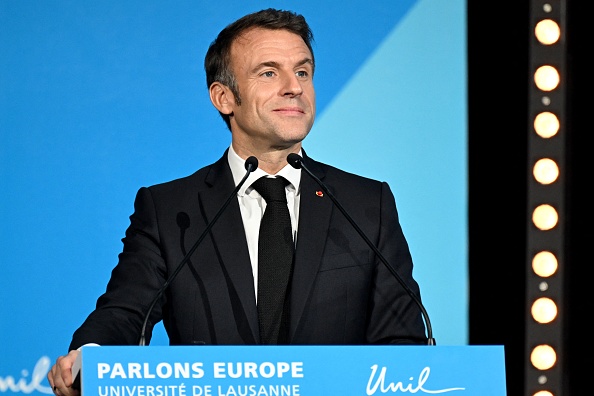 Le président Emmanuel Macron à l'Université de Lausanne, le 16 novembre 2023. (Photo BERTRAND GUAY/AFP via Getty Images)